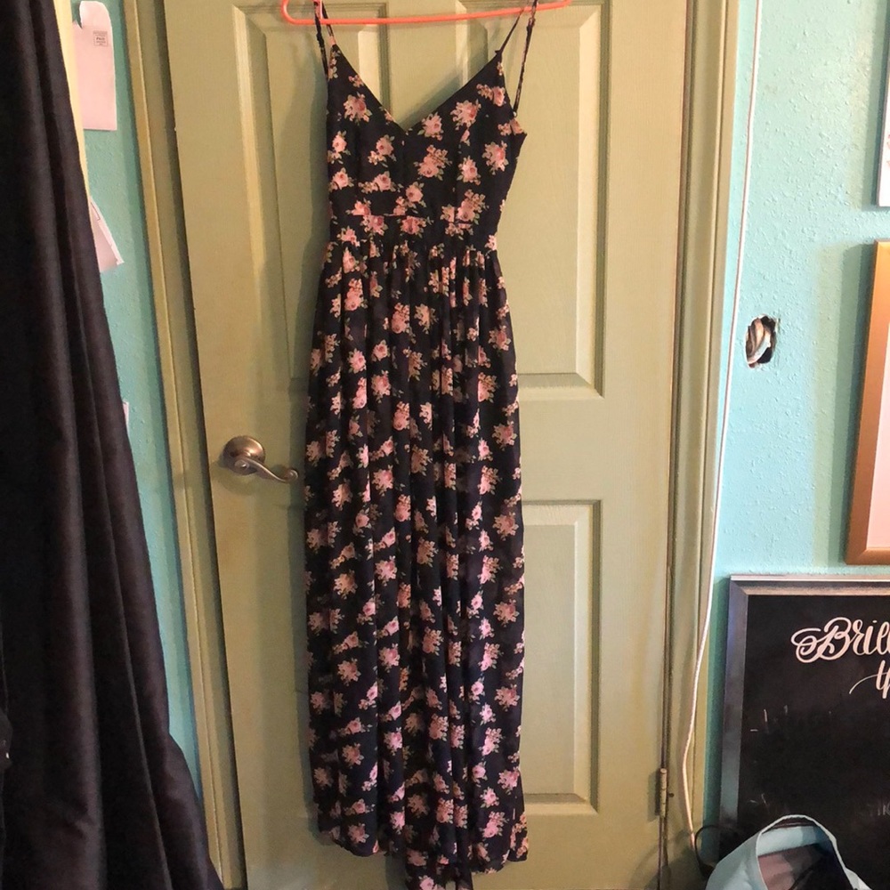 Backless floral maxi dress
